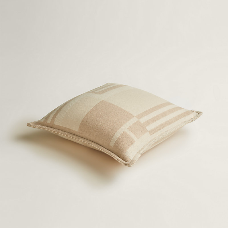 HERMES(エルメス)Ithaque Pillowイターク クッションベージュ